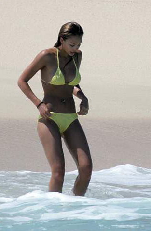 Jessica Alba sur la plage